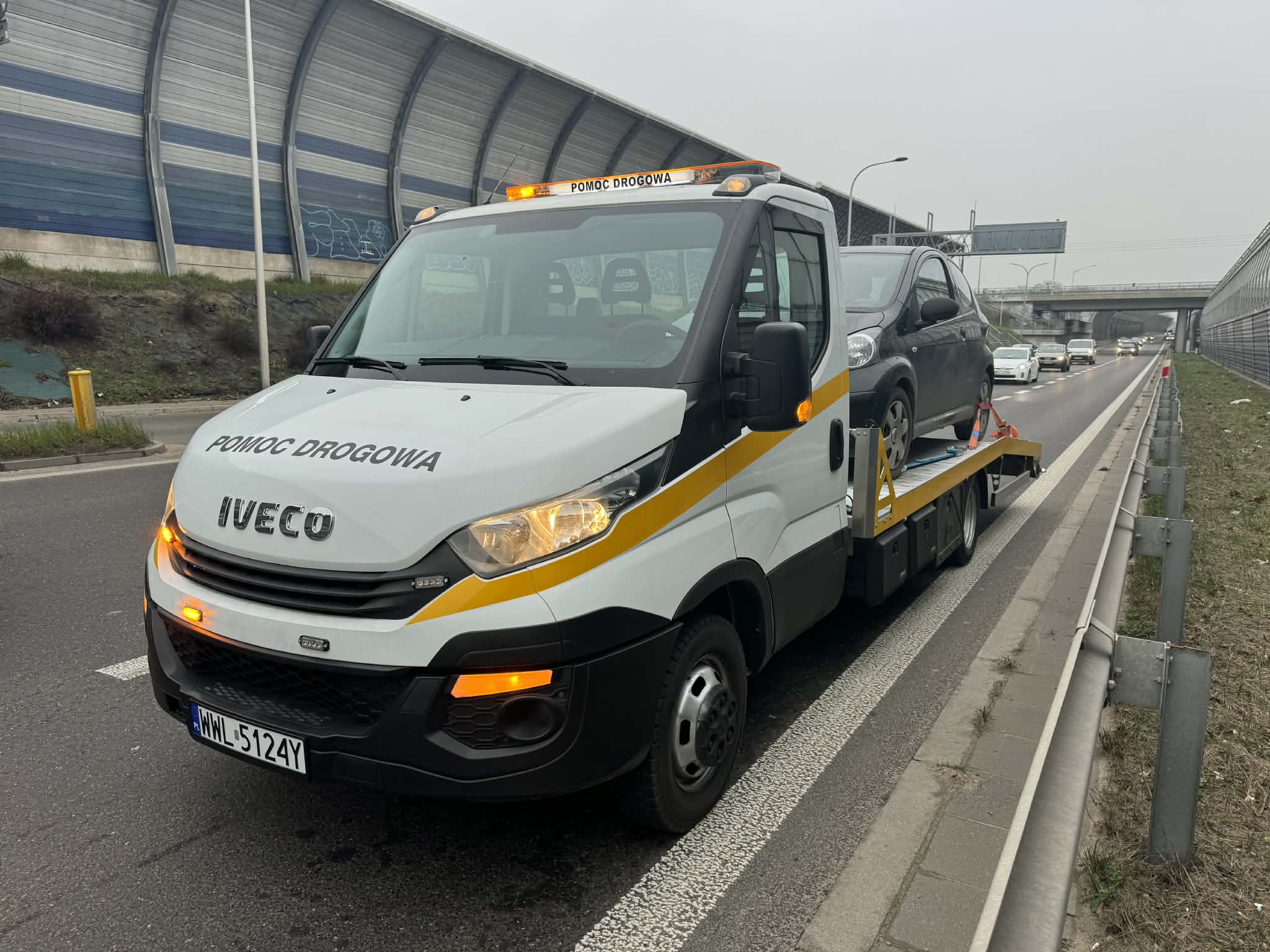 Pomoc drogowa Warszawa laweta w akcji