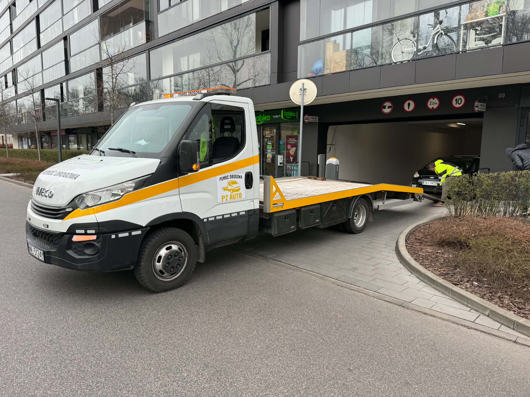 Pomoc na parkingu podziemnym Warszawa