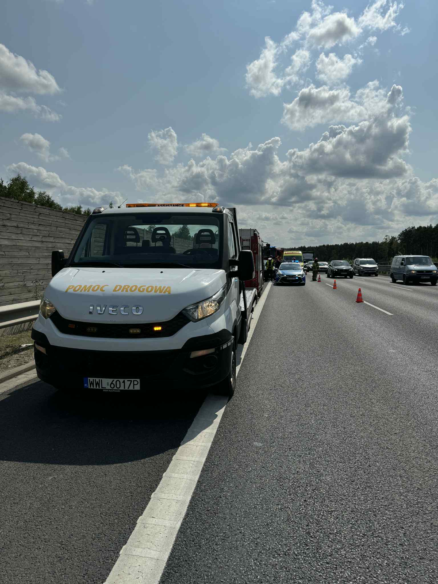 Pracownik pomocy drogowej PZ Auto